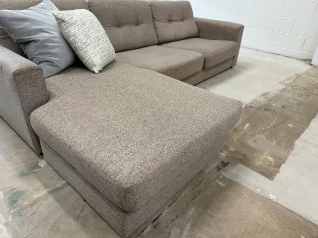 Secondhand L shape