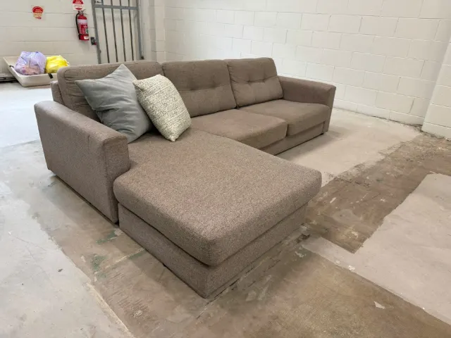 Secondhand L shape