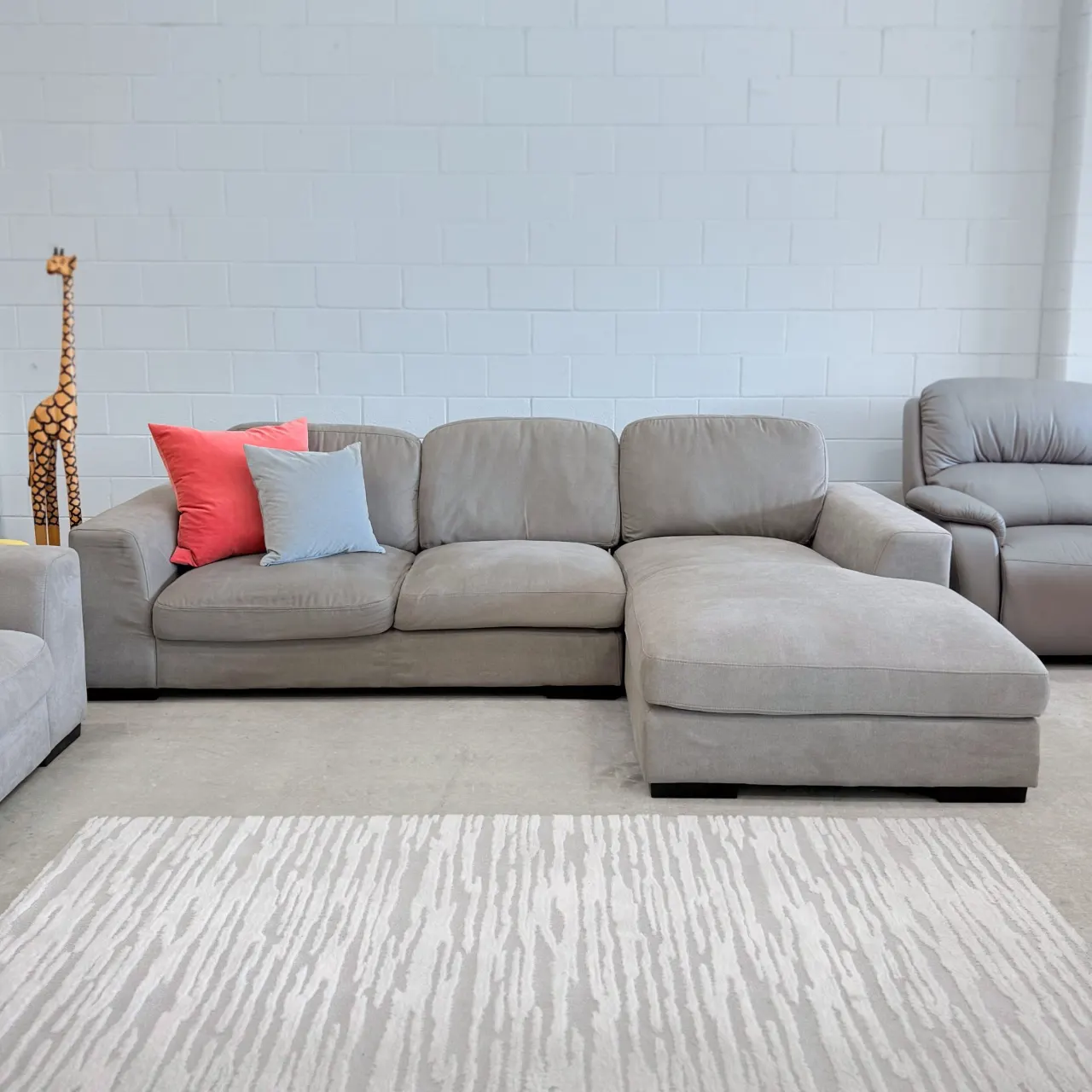 Set Lshape + 2 seater grey sofa — photo 3