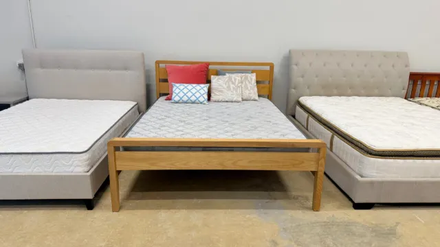 wooden bed Q