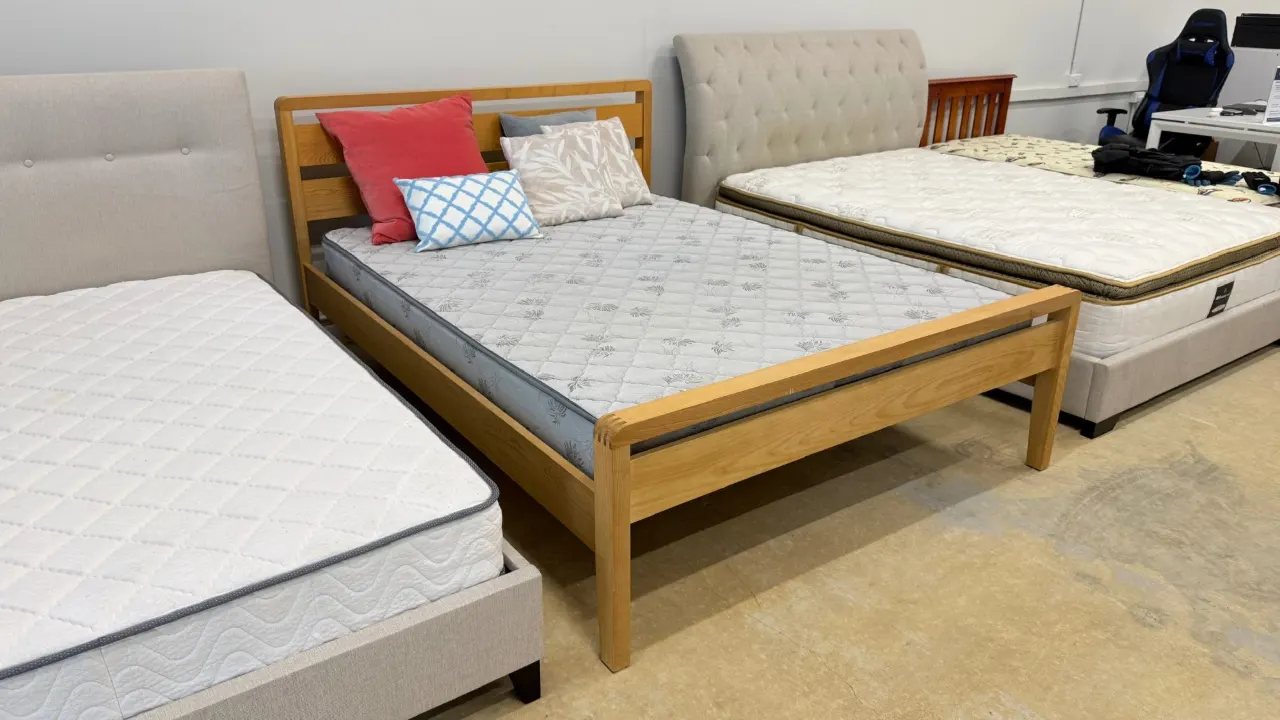 wooden bed Q