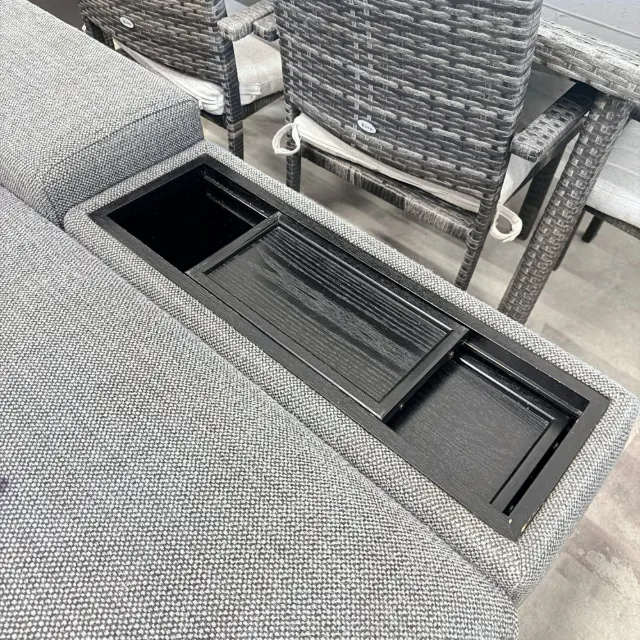 Storage arm with the sliding trays