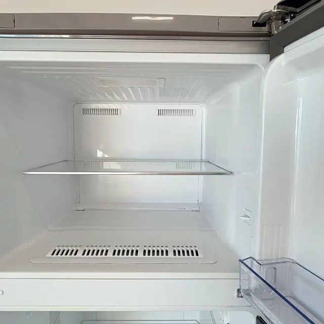 Top freezer compartment