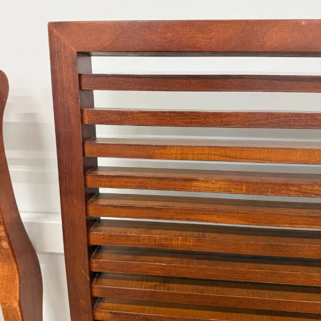 Headboard slats and side rail detail