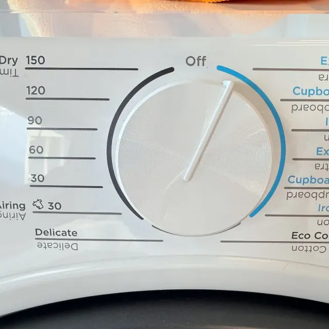 Westinghouse dryer dial, close-up of the dryness settings