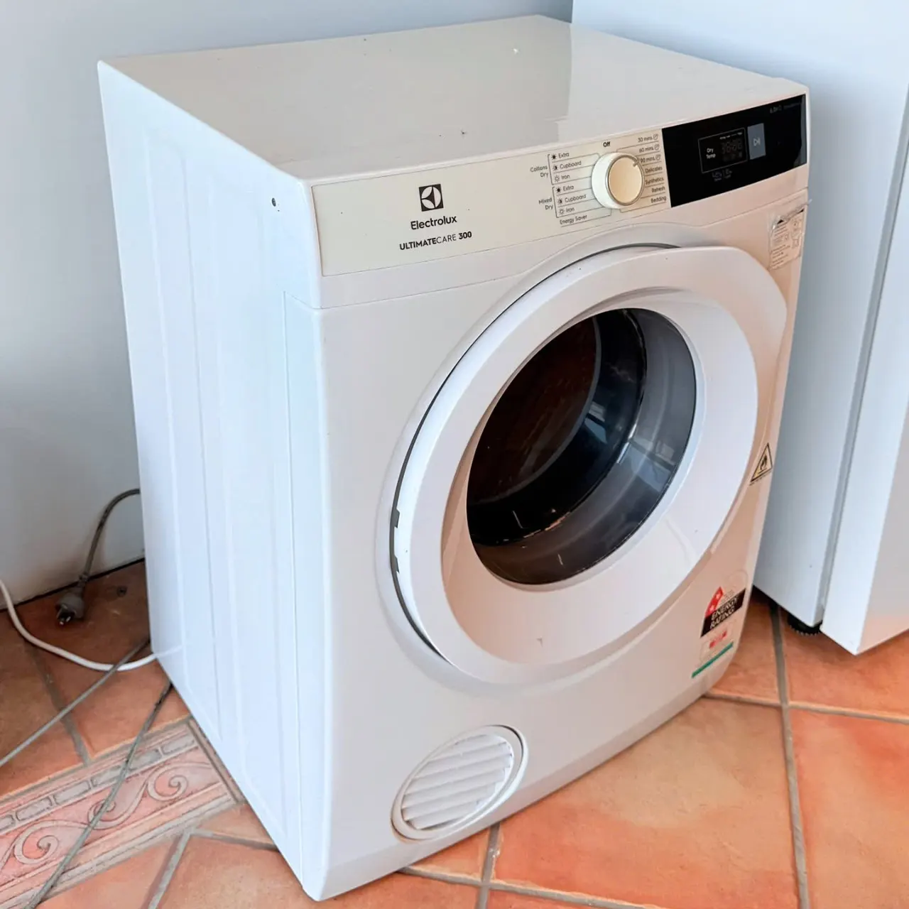 Electrolux 6kg vented dryer, side angle