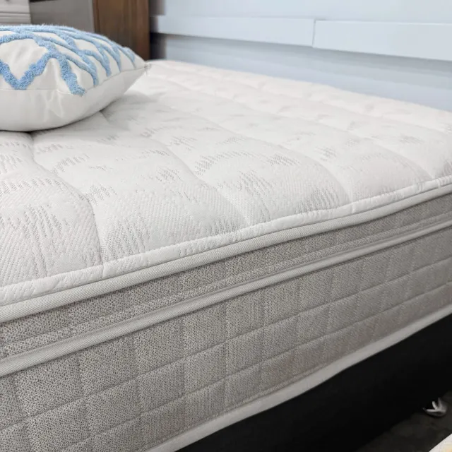 QUALITY Queen Ensemble - Base & Mattress — photo 14