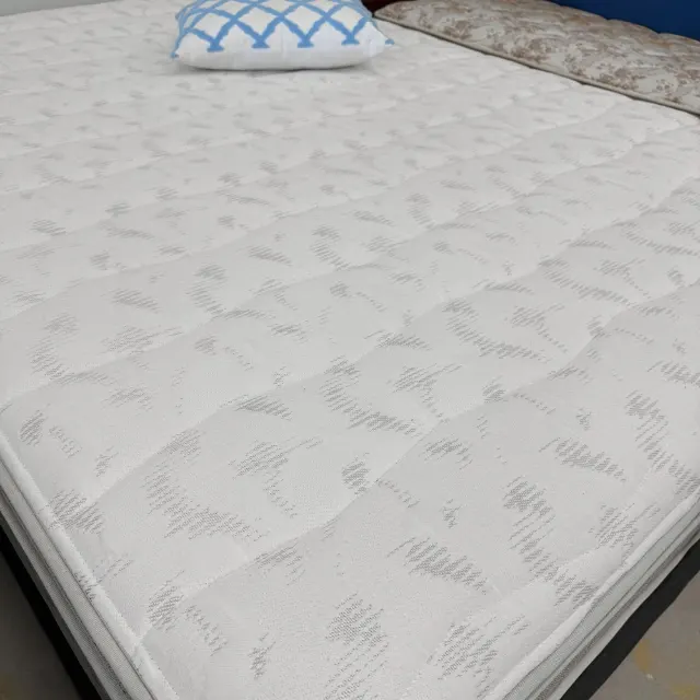 QUALITY Queen Ensemble - Base & Mattress — photo 9