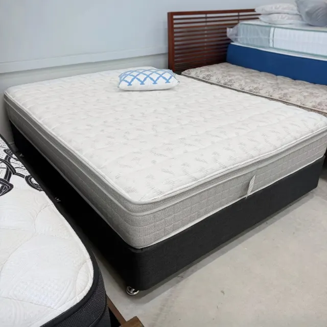 QUALITY Queen Ensemble - Base & Mattress — photo 3
