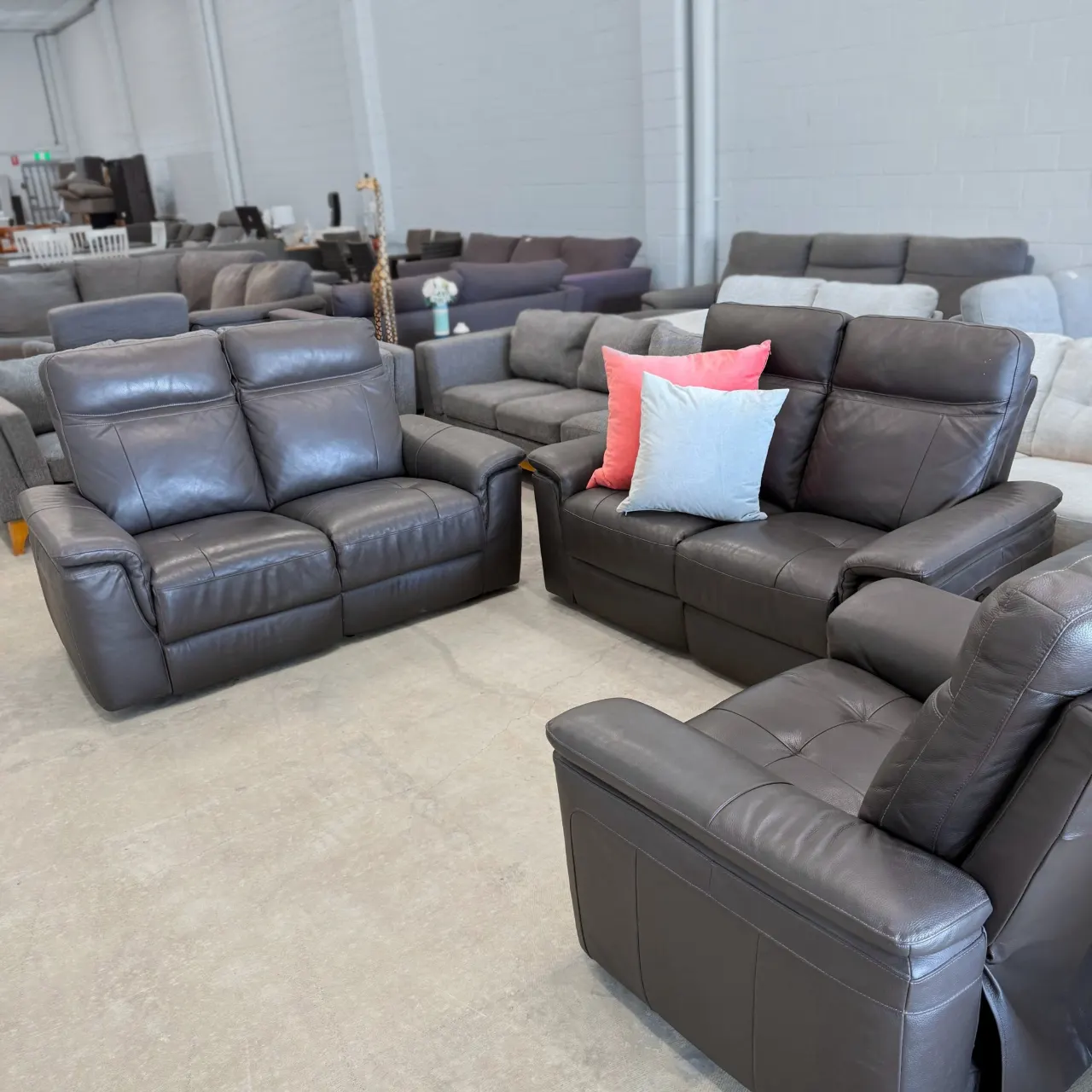 Black Leather Recliner 2+2+1 — photo 2