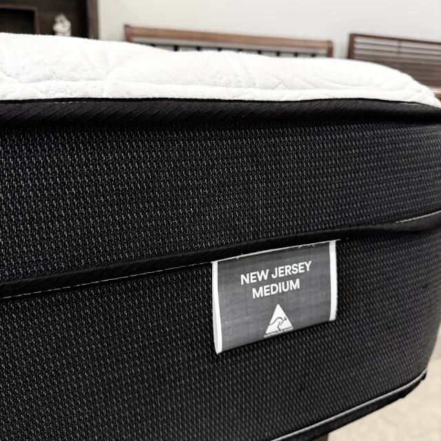 Modern Storage Bed + Plush Mattress — photo 14