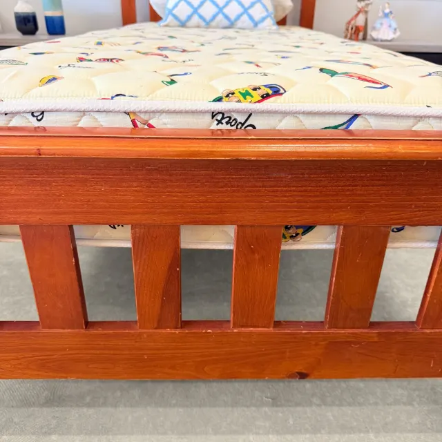 Kids Single Bed + Mattress — photo 9