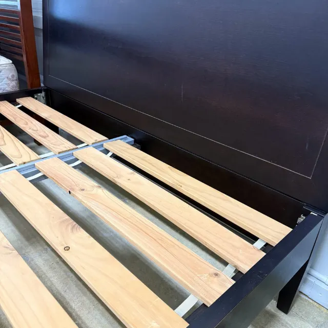 Queen Bed + Ecosa Mattress — photo 7